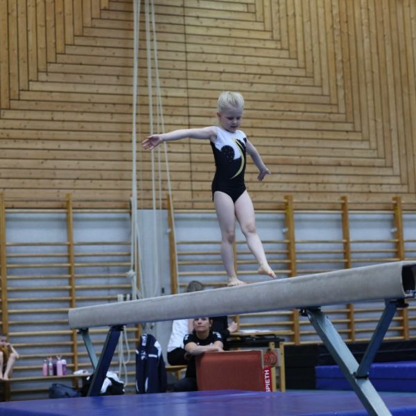 Starker Saisonstart der Turnerinnen