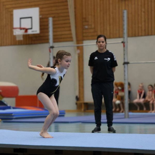 Starker Saisonstart der Turnerinnen