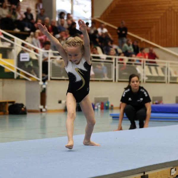 Starker Saisonstart der Turnerinnen