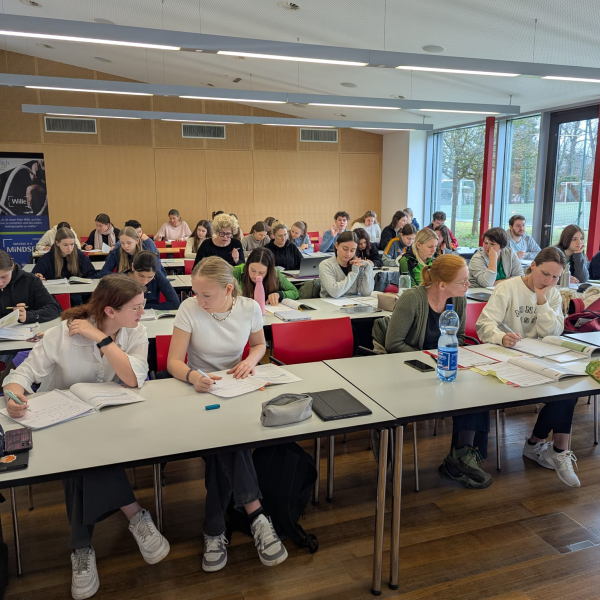 Erfolgreiche zweite Runde der Wertungsrichter*innen Ausbildung im Turn10® 2025+  Programm