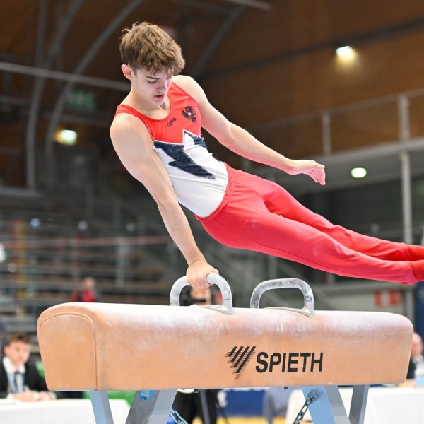4x Gold für Leni Bohle bei der Kunstturn-Staatsmeisterschaft!
