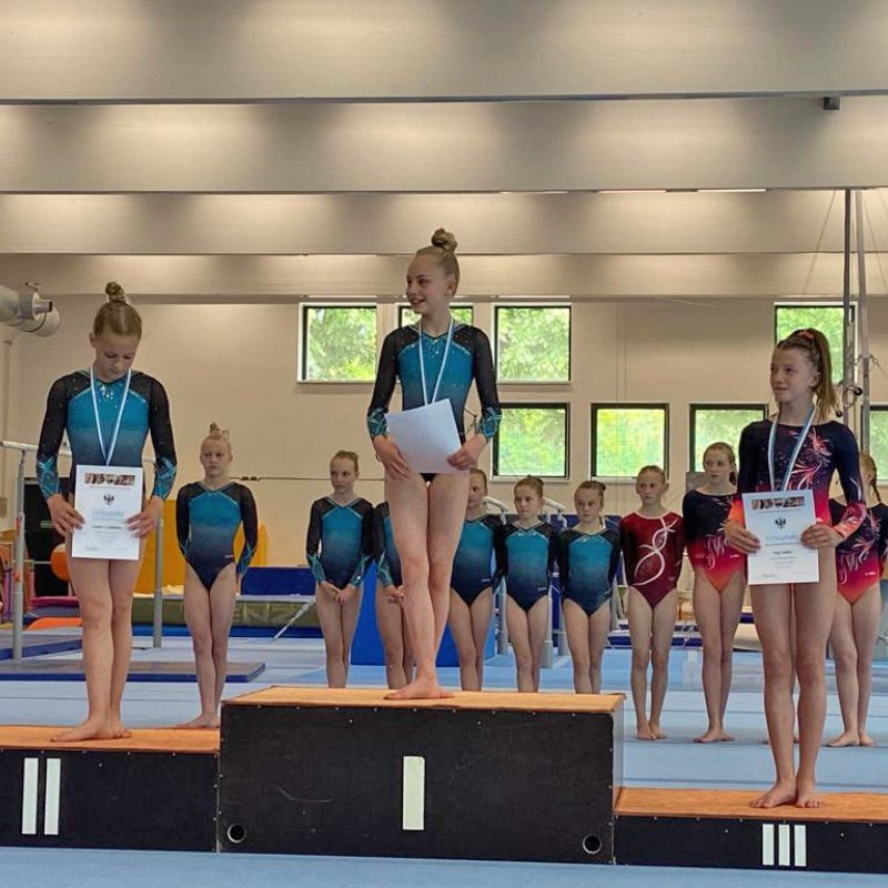 Nachwuchsturnerinnen bei Tiroler Jugendmeisterschaft